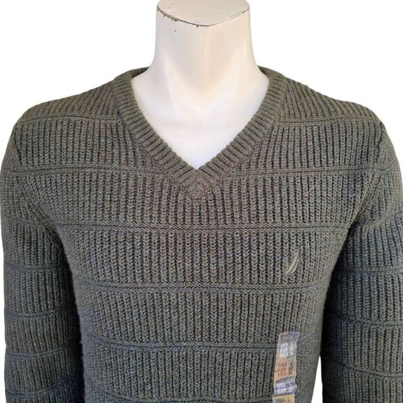Nautica Men’s Sweater L Green V Neck Heavy Knit Cotton Blend NWT - Picture 2 of 7